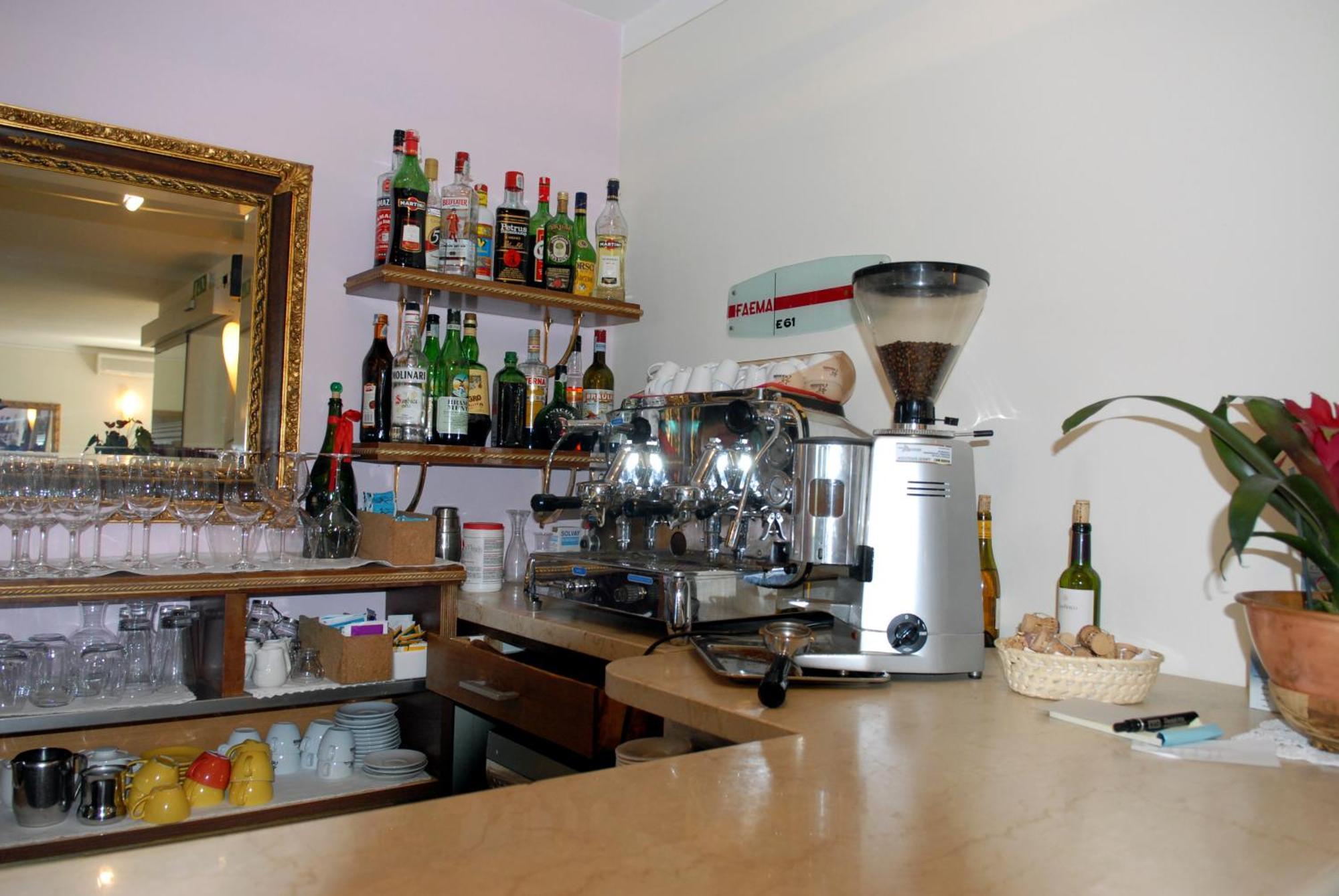מנרבה דל גארדה Locanda Da Vittorio מראה חיצוני תמונה