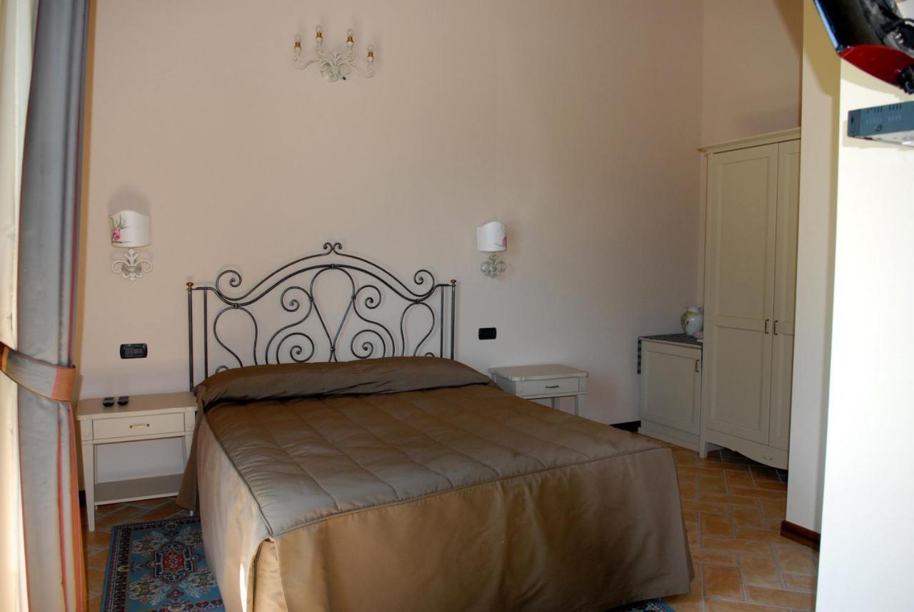 מנרבה דל גארדה Locanda Da Vittorio מראה חיצוני תמונה
